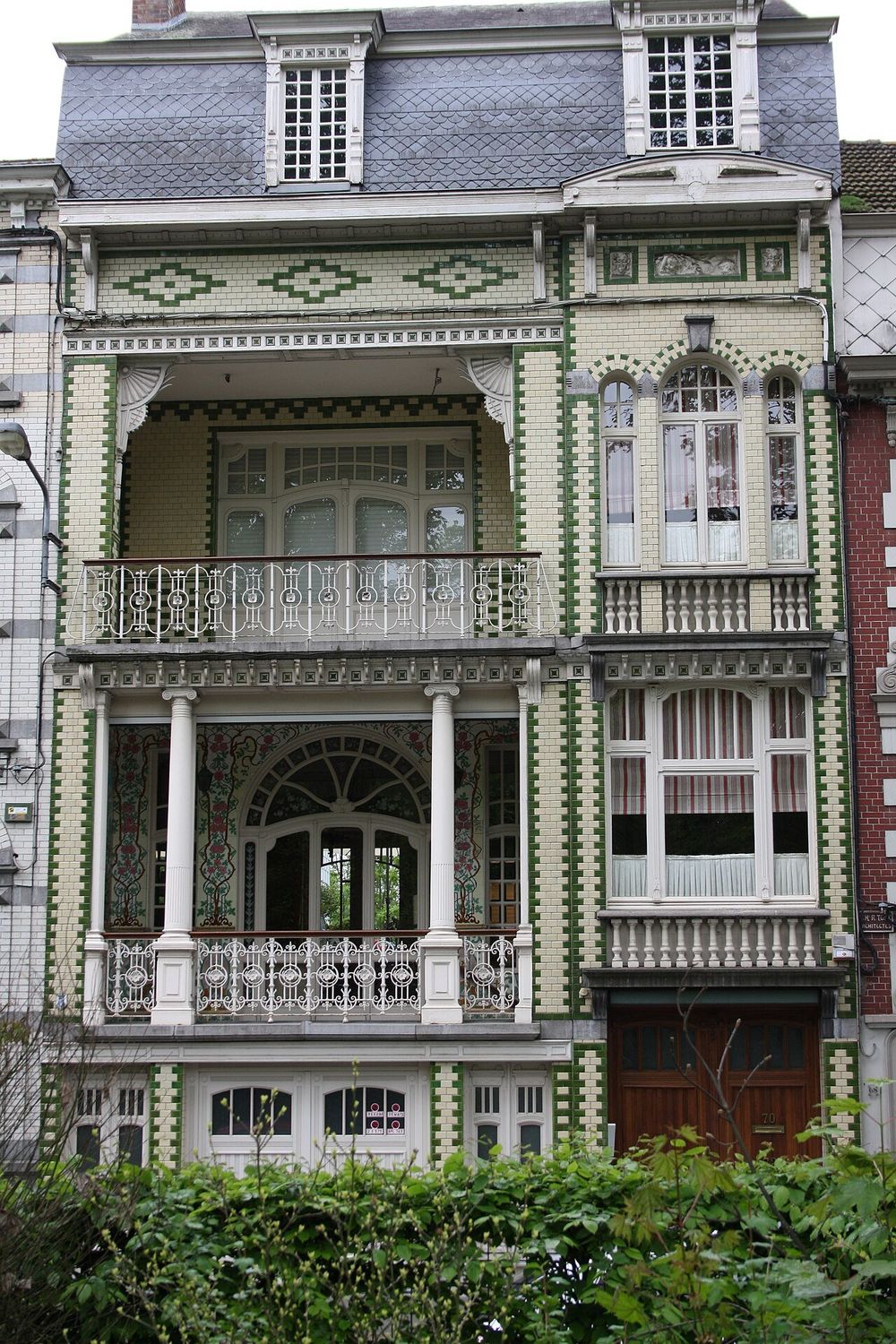 Maison ancienne en brique rue Warocqué à La Louvière