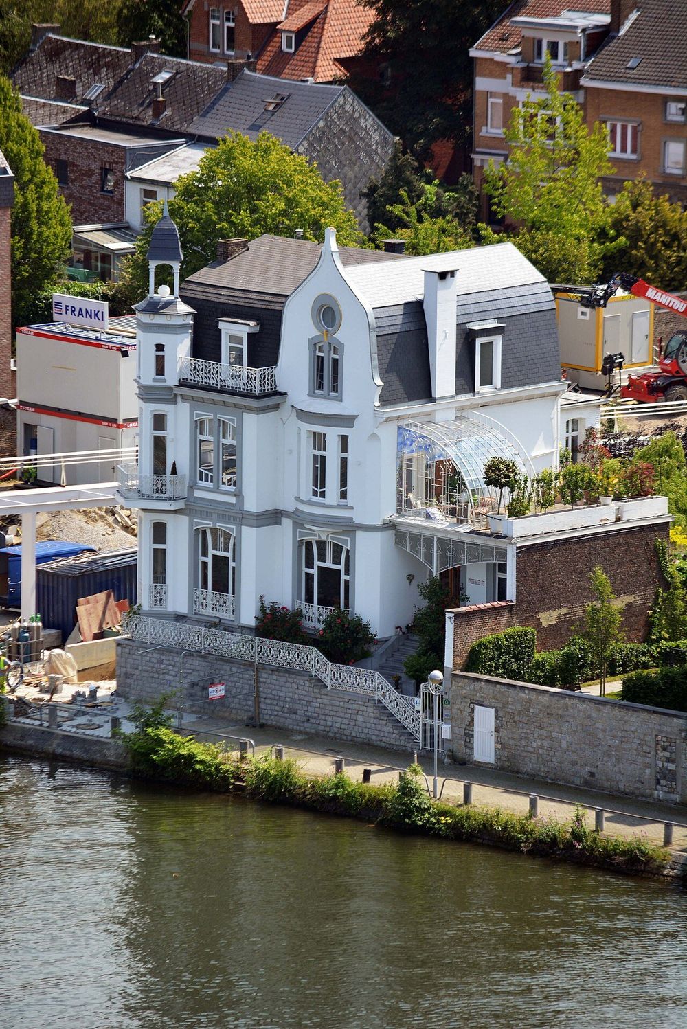 Villa ancienne au bord de la Meuse à Namur